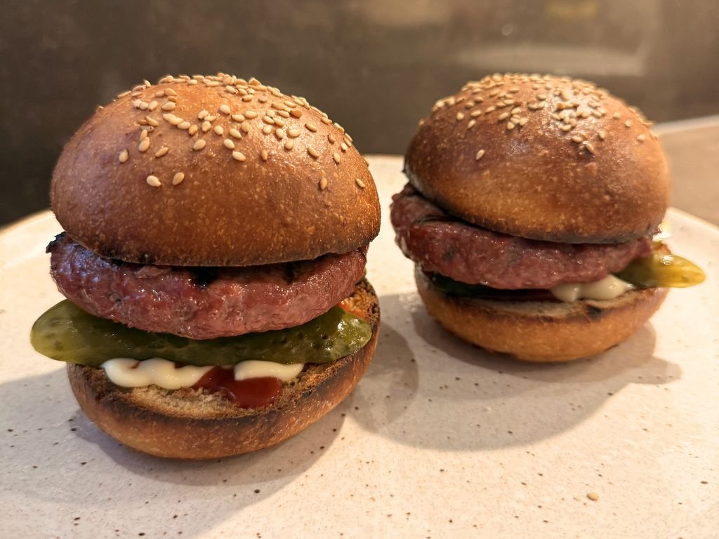 hamburgerbroodjes_belegd belegde hamburgerbroodjes met zuurdesem