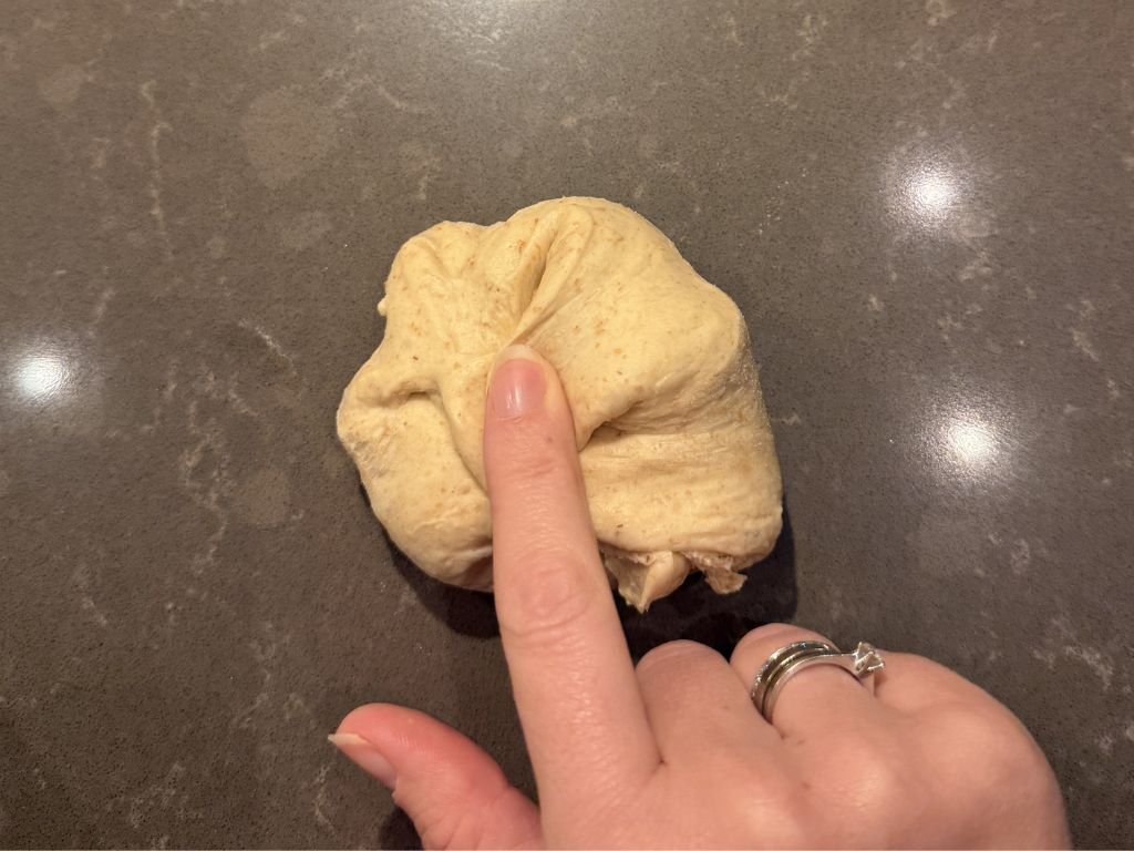 zuurdesem-hamburgerbroodjes-opbollen zuurdesem hamburgerbroodjes opbollen