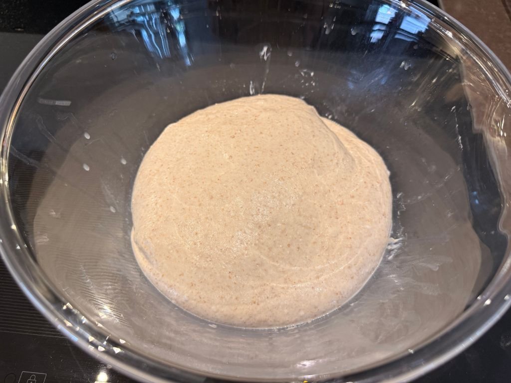 eerste-coil-fold-focaccia-in-glazen-mengkom eerste coil fold focaccia in glazen mengkom