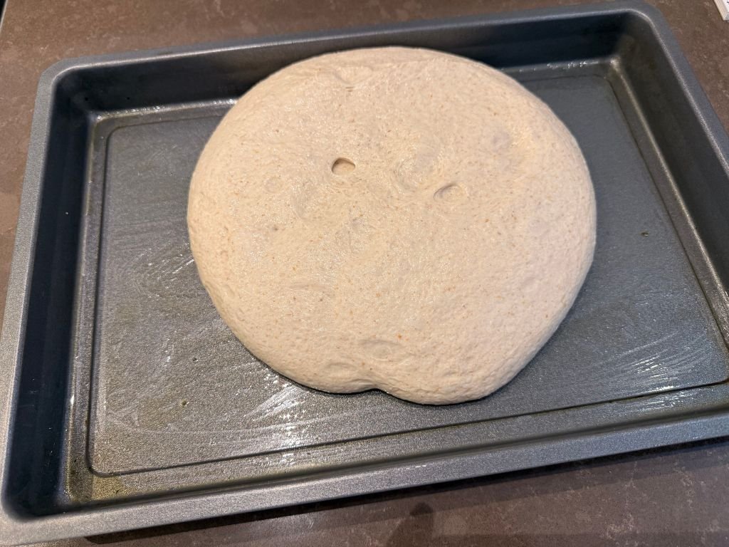 focaccia-deeg-in-bakvorm focaccia deeg in bakvorm
