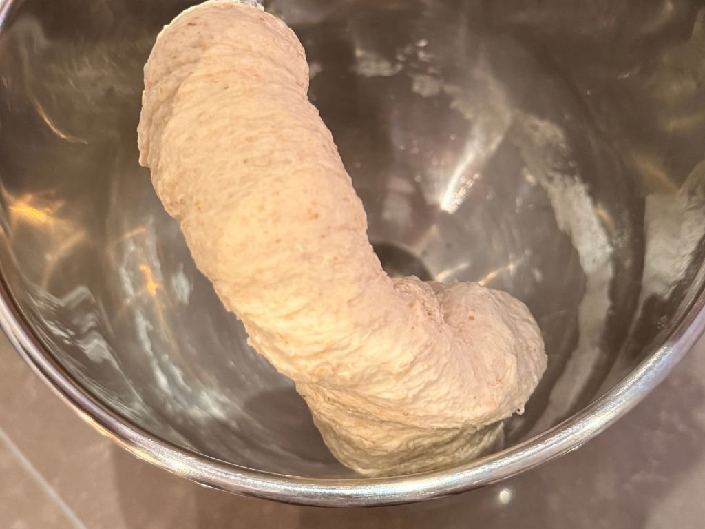 zuurdesem-bageldeeg-kneden zuurdesem bageldeeg kneden in mixer